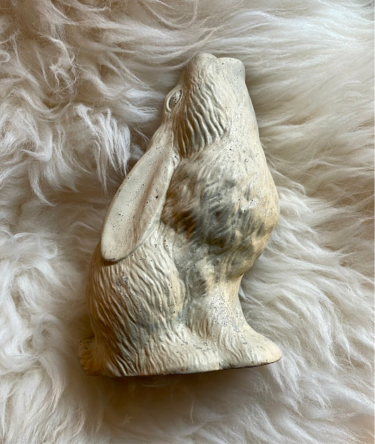 Vintage Cream Sculptural Rabbit with Aged Patina – Timeless Accent Décor