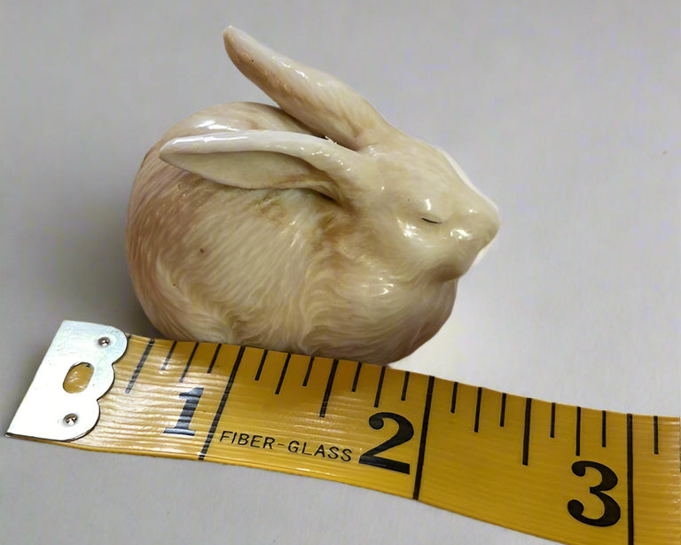Adorable Vintage Porcelain Bunny Figurine - Collectible Decor