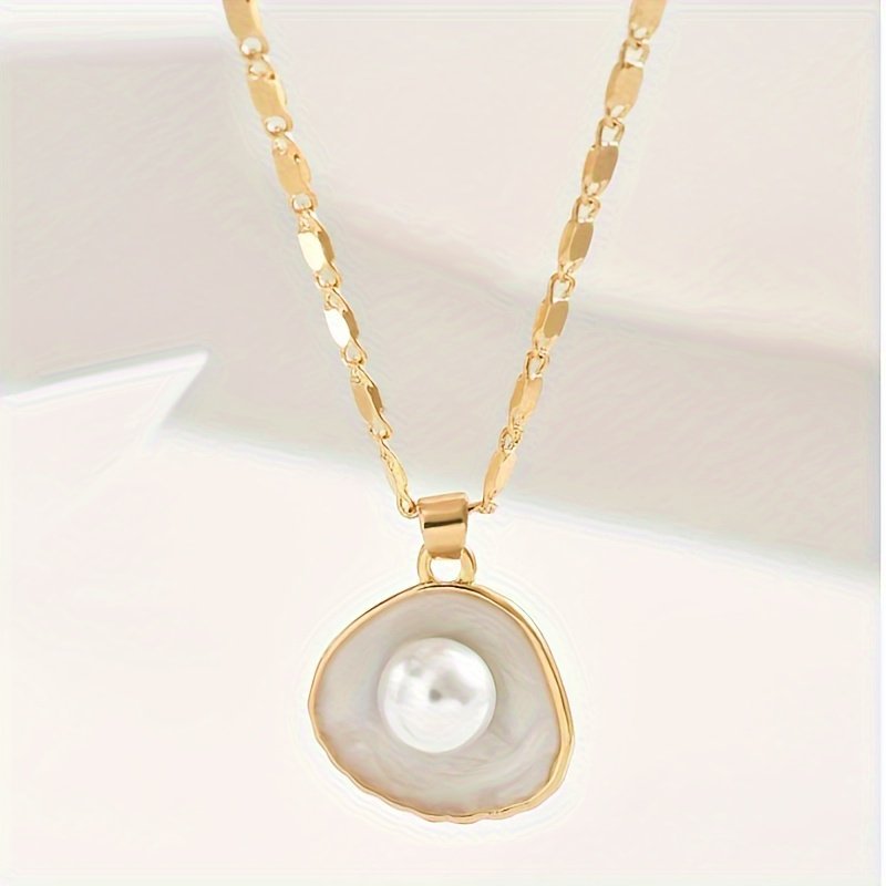 Baroque Pearl Pendant Necklace – Glamorous Vintage-Inspired Statement Piece